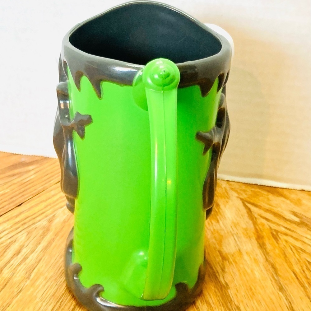 Monster Jam Grace Digger Skull Light Up Mug  Works Plastic Ringling Bros - Picture 5 of 8